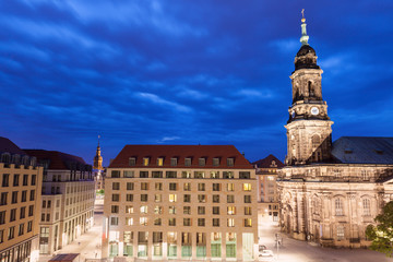 Obraz premium Holy Cross Church in Dresden at night