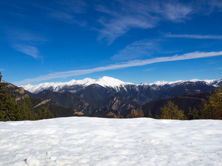 Paisaje con nieve en Andorra, Europa, invierno de 2018