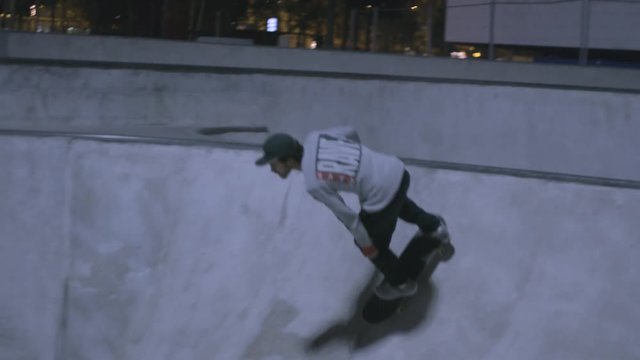 GENEVA, NOVEMBER 2018&nbsp;: Skate rider in skatepark in night slowmotion
