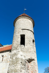 Fototapeta na wymiar tower of the Viru gate in old town in Tallinn
