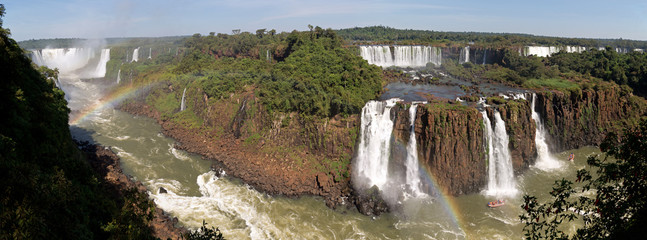 Fototapeta na wymiar Iguazú-Wasserfälle