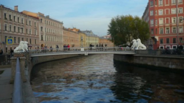 tourists on the Lion bridgein St. Petersburg, time lapse