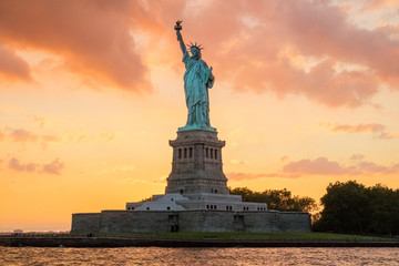 New York, Amazing sunset © Vladislav