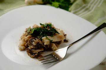 filetto di persico con funghi champignon