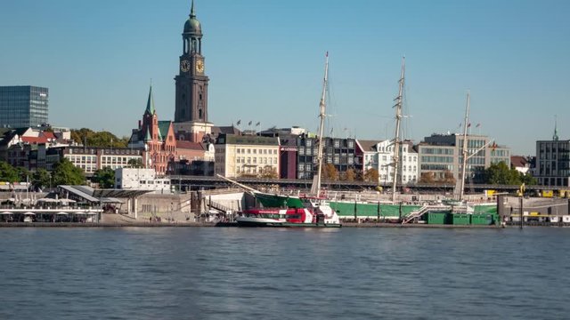 A static Hamburg harbour time lapse