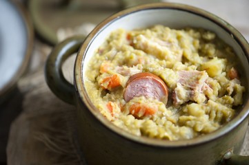 erwtensoep, pea soup, traditional dutch cuisine , dutch pea soup