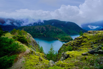 Obraz na płótnie Canvas Mountain landscape, lake and mountain Seattle, Washington state, USA.