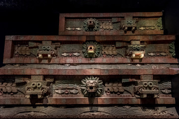 Serpiente emplumada Quetzalcoatl, cultura ancestral azteca méxico