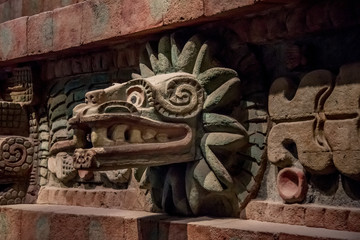 Serpiente emplumada Quetzalcoatl, cultura ancestral azteca méxico - obrazy, fototapety, plakaty
