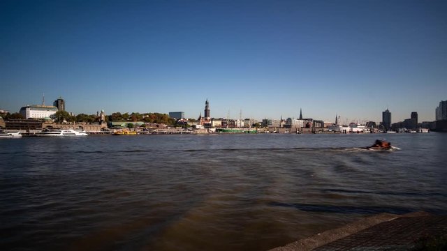 A static Hamburg harbour time lapse