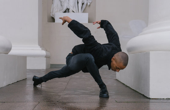 Dancer on the Streets.