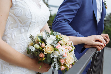 Obraz na płótnie Canvas wedding bridal bouquet in hand