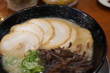 豚骨チャーシューメン