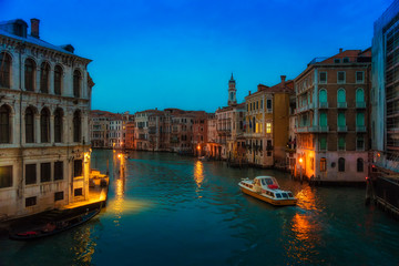 Fototapeta na wymiar Venezia, veduta sul Canal Grande al tramonto