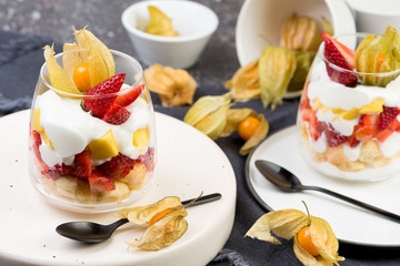 Trifle (mascarpone mousse with mango)