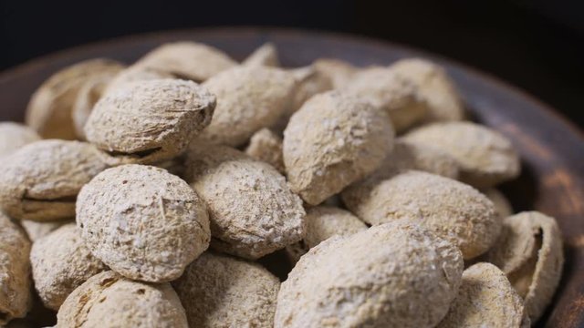 Whole almonds rotating (not loopable)