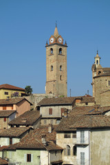 Fototapeta na wymiar The town of Monforte d'Alba in the Piemonte wine region of northern Italy.