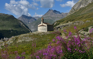 Non loin de Bonneval-sur-Arc, l'un des plus beaux villages de France, se trouve le très pittoresque hameau de l'Ecot et sa petite chapelle Sainte Marguerite © Thierryjdv