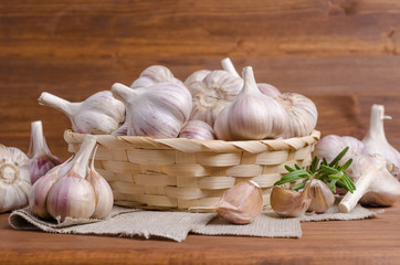 Raw fresh garlic
