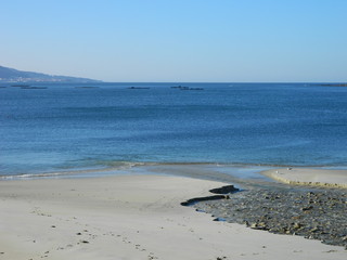 Playa de arena en la bahía.España