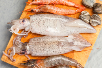 Fresh fish and other seafood