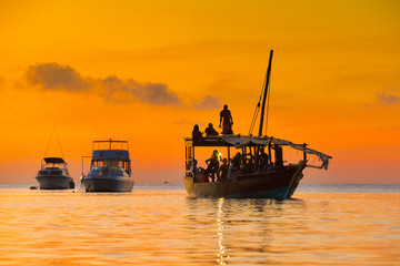 Obraz premium Sunset on ocean in Zanzibar
