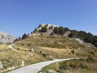 Castello di Roccamandolfi dalla strada