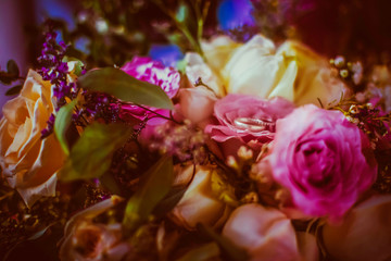 Moody rings with Flowers