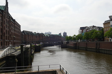 Obraz premium canal in hamburg