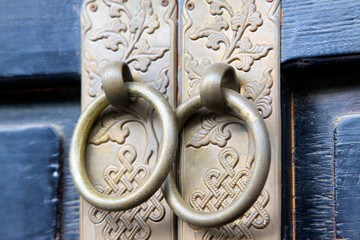 metal door knocker