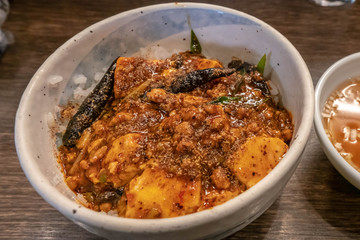 麻婆丼