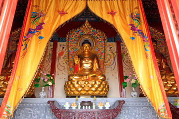 Obraz premium Bodhisattva golden body sculpture in Hengshan Dajue Temple, Luan County, Hebei Province, China
