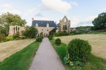 Fototapeta na wymiar Abbaye de Beauport