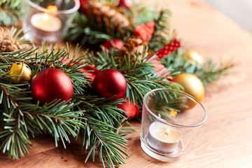 christmas wreath with red and golden balls