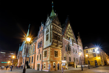 Fototapeta na wymiar Night scene on Wroclaw Market Square with Town Hall, Poland