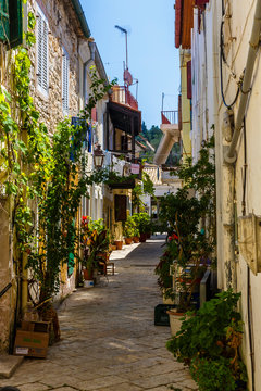 Paxos and Antipaxos Islands