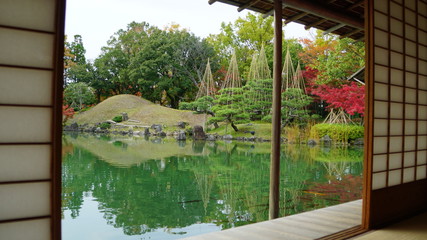 秋の養浩館庭園