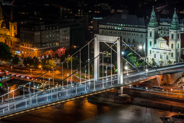 Obraz premium Erzsebet bridge in Budapest