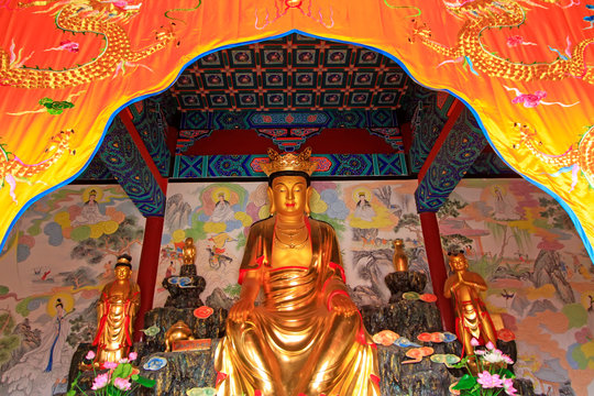 Bodhisattva golden body sculpture in Hengshan Dajue Temple, Luan County, Hebei Province, China