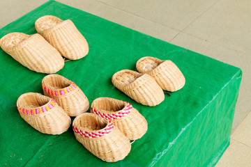Rushes woven shoes