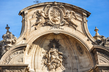 Fototapeta na wymiar Escultura en la Catedral de Murcia, España 