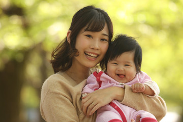 笑顔の親子