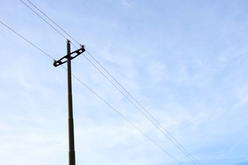 Energieversorgung, Strommast mit Stromleitungen