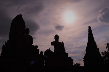 UN DÍA MÁS EN TAILANDIA