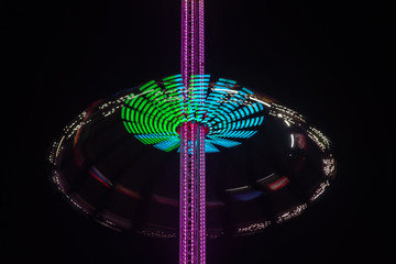 Kettenkarussel in der Nacht