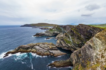 Fototapeta na wymiar The Kerry Cliffs in the southwest of Ireland.