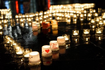 Friedenswünsche in Lichtermeer