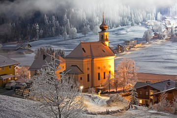 Die Pfarrkirche in Flachau 