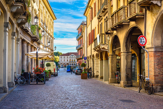 Fototapeta Narrow street in Padua (Padova), Veneto, Italy