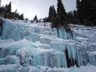 Fototapeta na wymiar Wasserfall, gefroren 2
